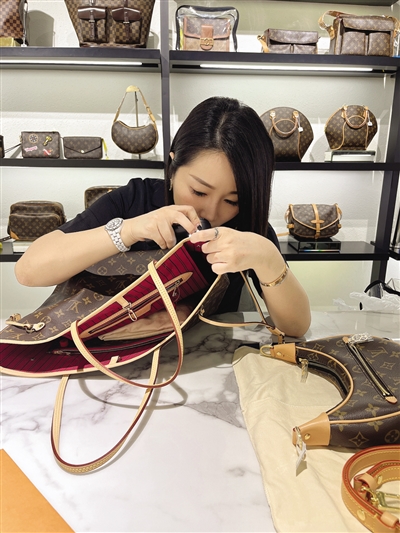 二手奢侈品市场升温 鉴定师“吃香”，我省首期鉴定估价师高级研修班开班，将培养专业鉴定人才