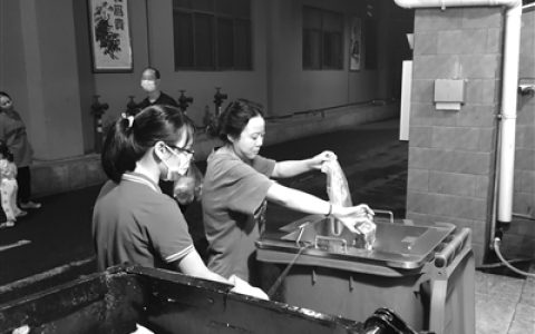 海口琼山区红城湖国际广场小区，居民环保意识强 垃圾分类成习惯