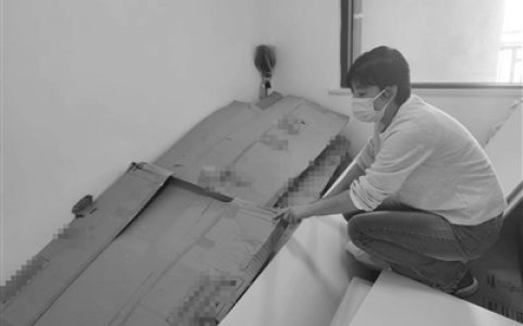 “怀疑上万元定制的衣柜并非正品”，海口一女子：对照厂家公布的方法查验产品真伪发现问题不少；某品牌授权实体店：将现场查验