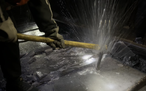 <strong>新春走基层|石缝中开出青春花——“00后”线路工们的第一个春</strong>