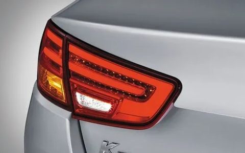 <strong>车辆尾灯不亮罚款100元</strong>