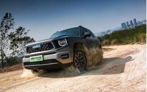 售价16.28万起，哈弗二代大狗正式上市，越野越来电！