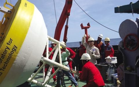 顶风破浪给海洋“体检”