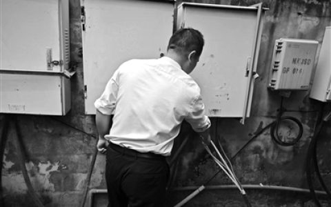 一商户涉嫌偷电17万余度