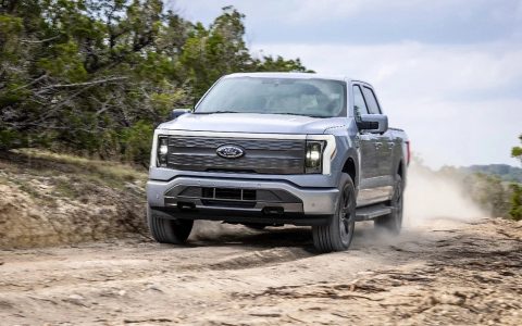 福特介绍了电动汽车计划，包括新型电动卡车和三排 SUV