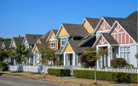 美国房屋市场陷入困境：抵押贷款利率飙升，无数购房梦搁浅！