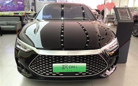 这位“冠军”更年轻