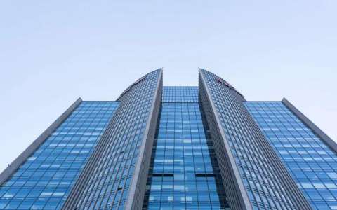 浙江纽扣大王，550亿豪赌地产