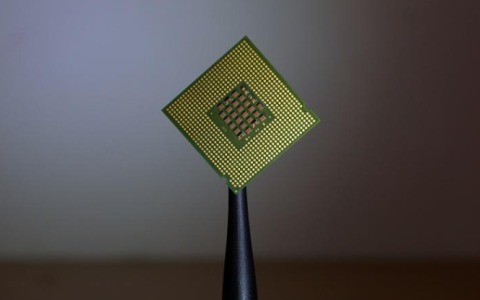 大厂不断“放风” 存储芯片价格真要涨了？