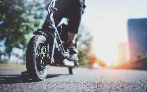 自行车界特斯拉”破产，雅迪、九号该怎么办？