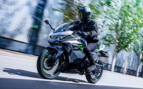 川崎终于推出了两款电动摩托车车型