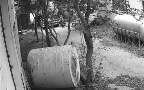 “公司仓库80余吨废机油被盗”