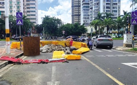 “路面挖开10多天不见施工”