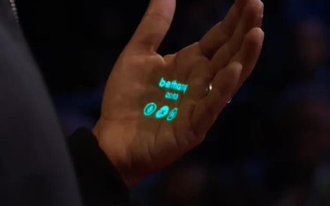 前苹果员工创办，Humane 下月发布无屏幕 AI 可穿戴设备 Ai Pin：内置 ChatGPT