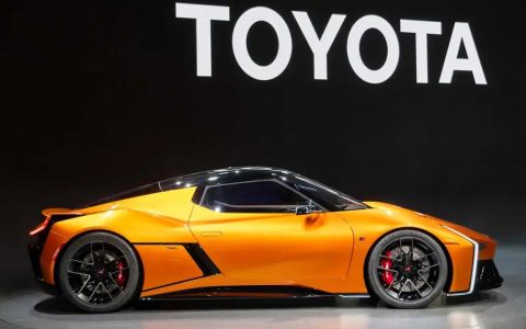 丰田 FT-Se 电动跑车拥有双电机和全轮驱动