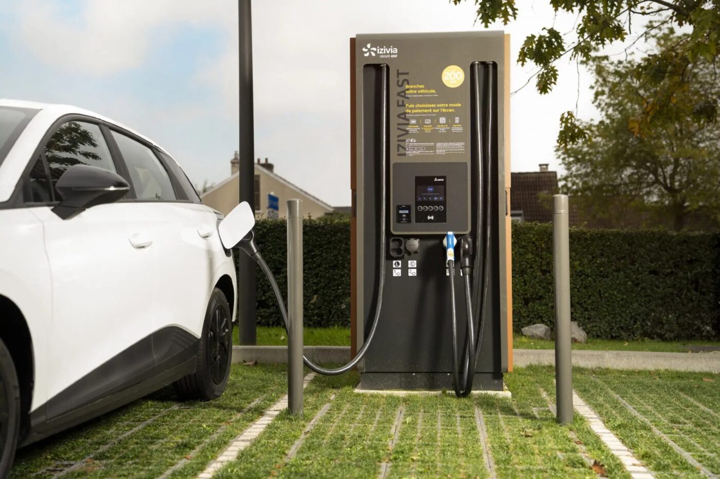 法国麦当劳推出 150-200kW 电动汽车充电器