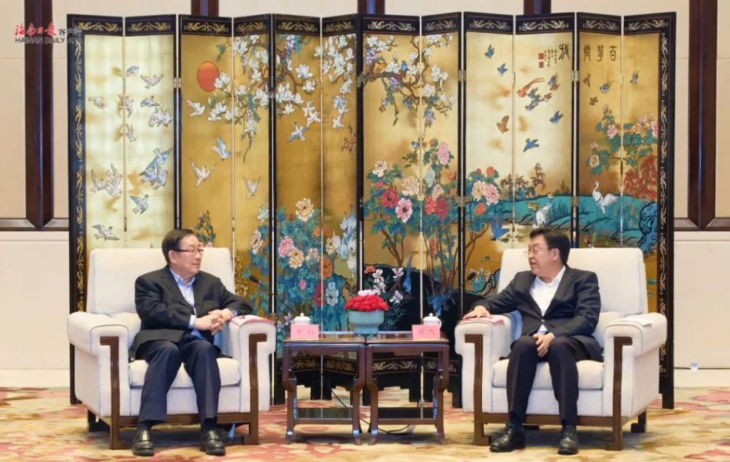 2023世界新能源汽车大会开幕 万钢作主旨报告 冯飞致辞 孟庆海主持 刘小明参加