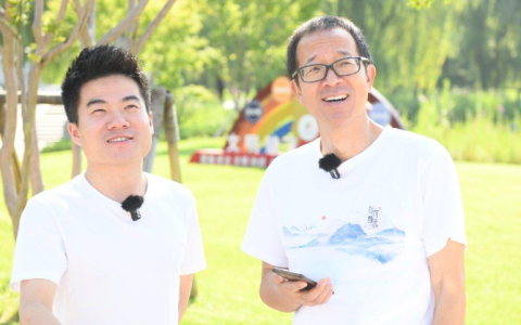 一场大肆张扬的内讧