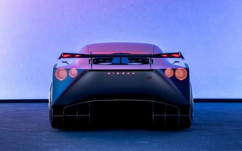 日产表示配备固态电池的电动 GT-R 可能会在 2030 年问世