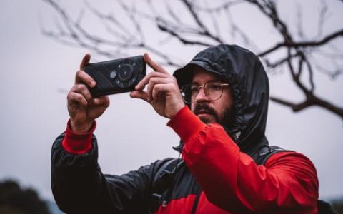 热成像手机的鼻祖是CAT手机，但AGM G2系列开辟了新市场