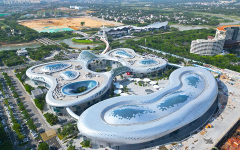 中国中免拟对三亚国际免税城在建项目追加投资超10亿元