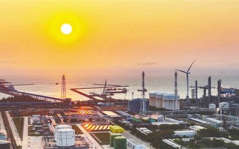 东方临港产业园：园区企业生产忙