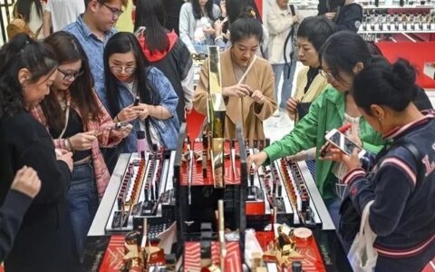 海南离岛免税政策实施13年 三亚销售金额逾1616亿元