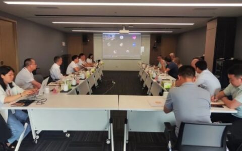 荷兰养殖专家团队到德康集团交流