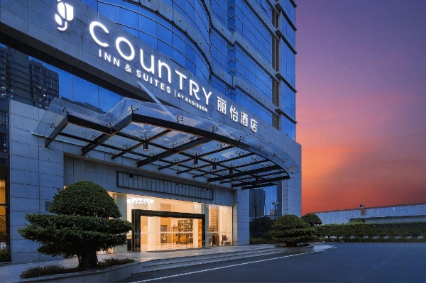 毕业旅行热度攀升，丽怡酒店多地门店迎来客流高峰