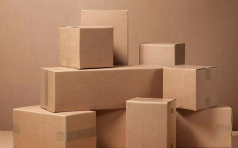 全国快递业务量突破800亿件 用时6个月