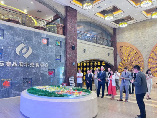 乌拉圭牧农渔业部部长马托斯到访海口综合保税区