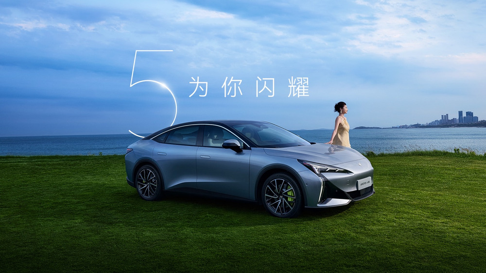 北汽新能源7月销量过万,北汽极狐逆风翻盘