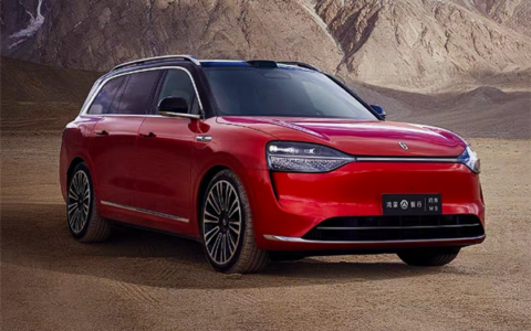 问界M9五座版首发猫头鹰掉头模式：5.2米大车转弯半径降至5.8米