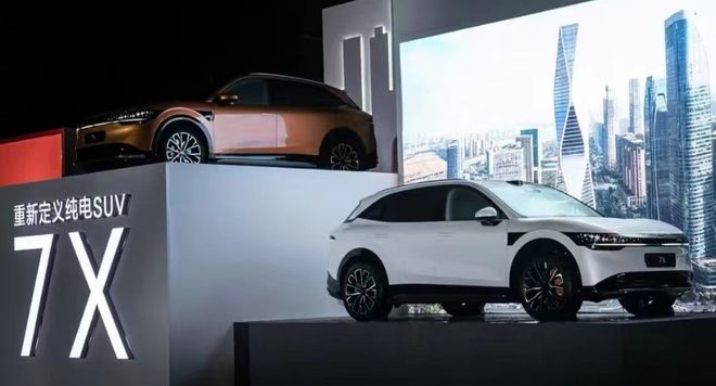 7.99万就能提车的Model Y，还顶得住新势力的围攻吗