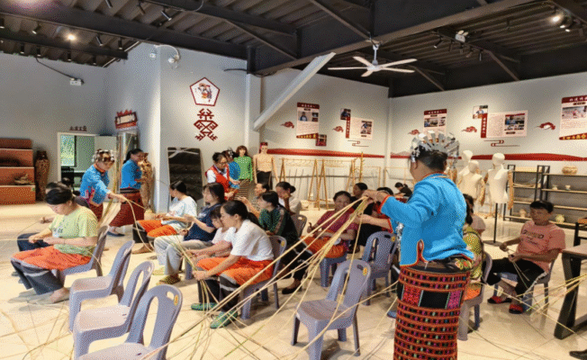 “匠心藤编·传承非遗”保亭南林乡藤编技艺培训班开班