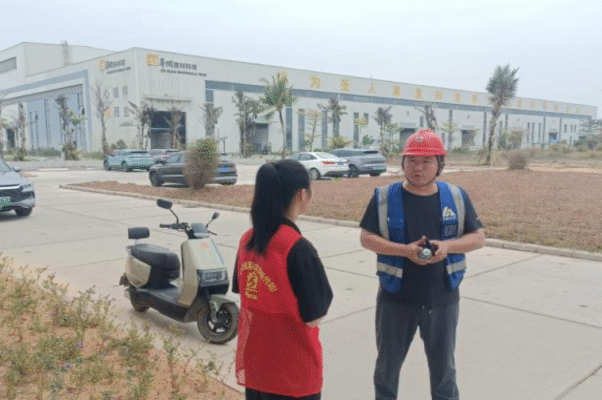 海南就业驿站定安新竹站走访企业、深耕乡村筑牢就业服务桥