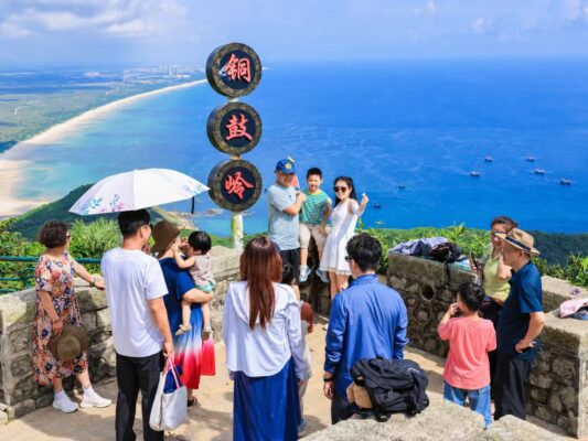 国庆假期，文昌航天乐园“双园联动”热度持续升温